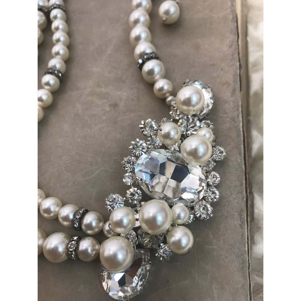 Handmade Pearl Bridal Statement Necklace - Picture 4 of 7